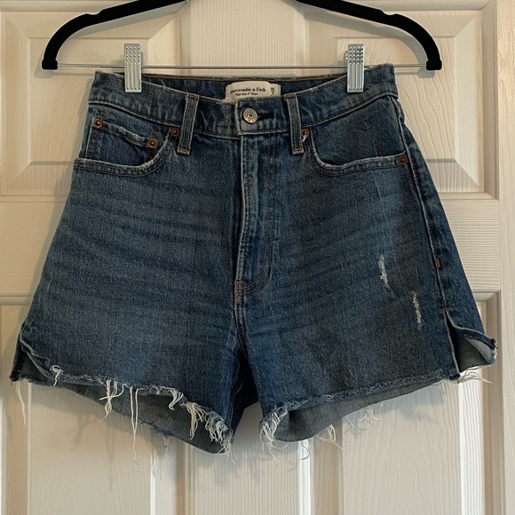Abercrombie High Waist 4” inseam medium wash distressed shorts - Picture 6 of 7